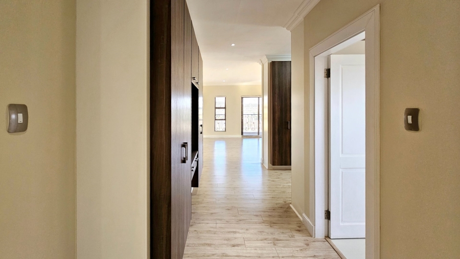 5 Bedroom Property for Sale in Kiepersol Free State